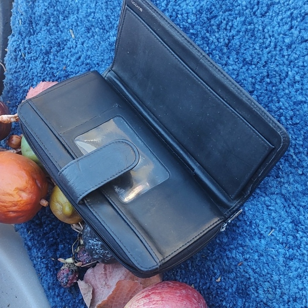 Black Wallet - Picture 8 of 8